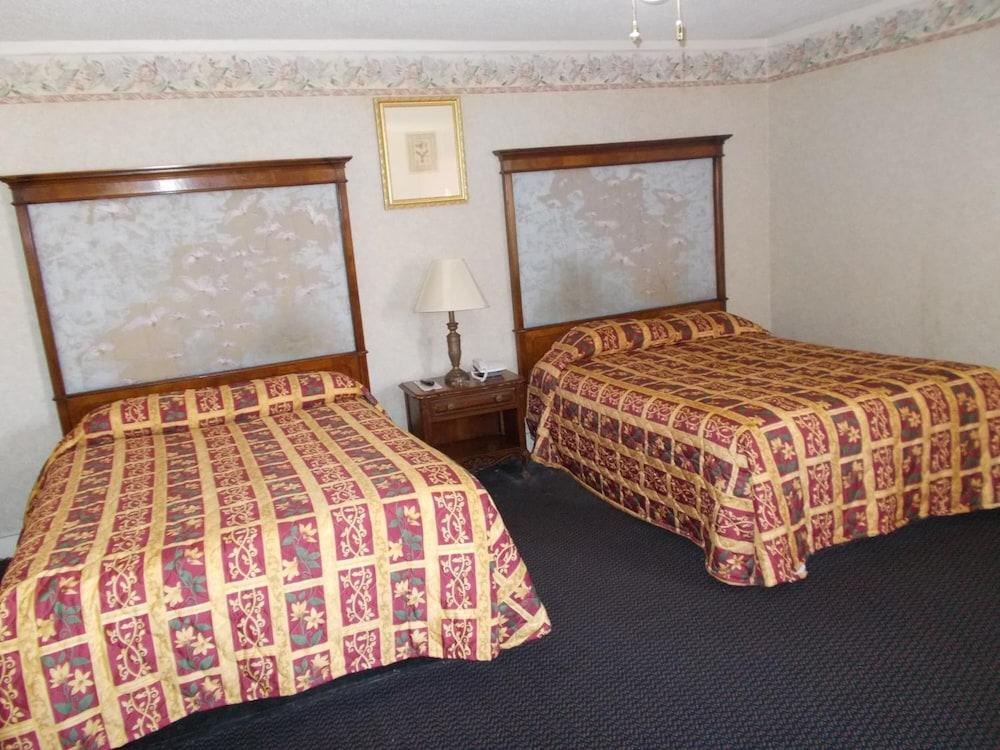 Hillside Motel photo 20