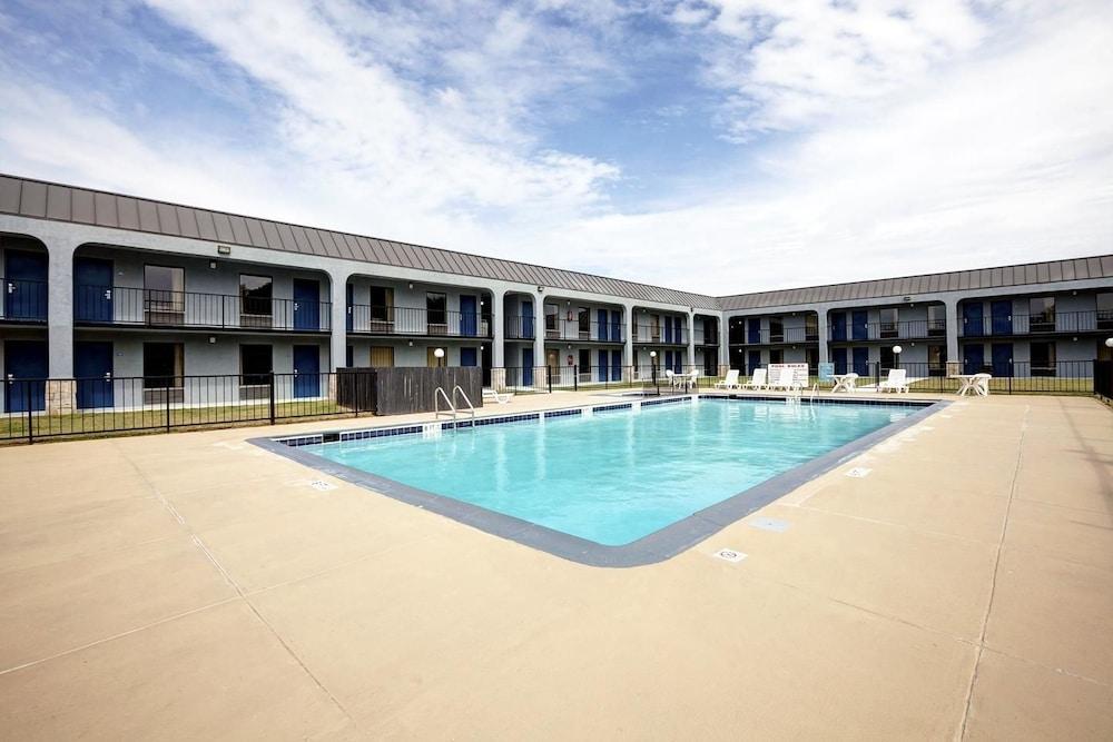 Newnan Lodge photo 9