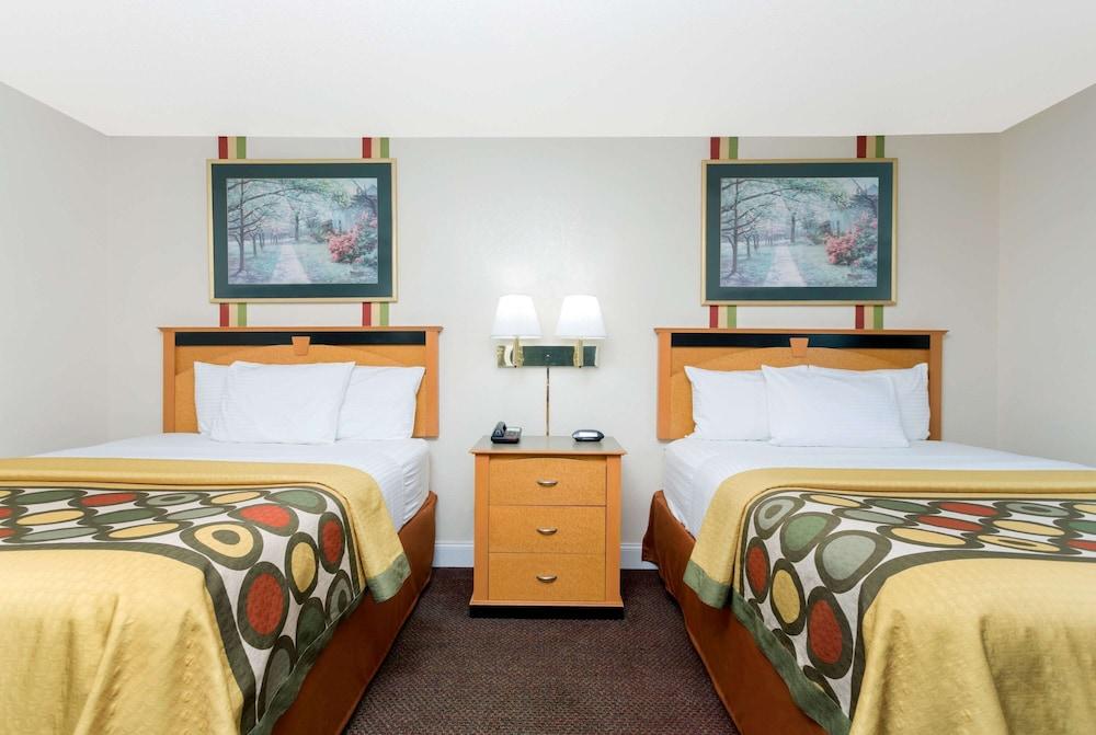 Super 8 by Wyndham Anderson/Clemson Area photo 9