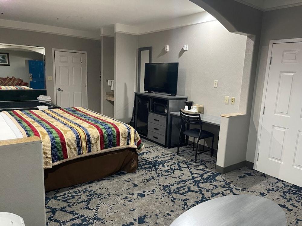 Scottish Inns and Suites Alvin photo 9