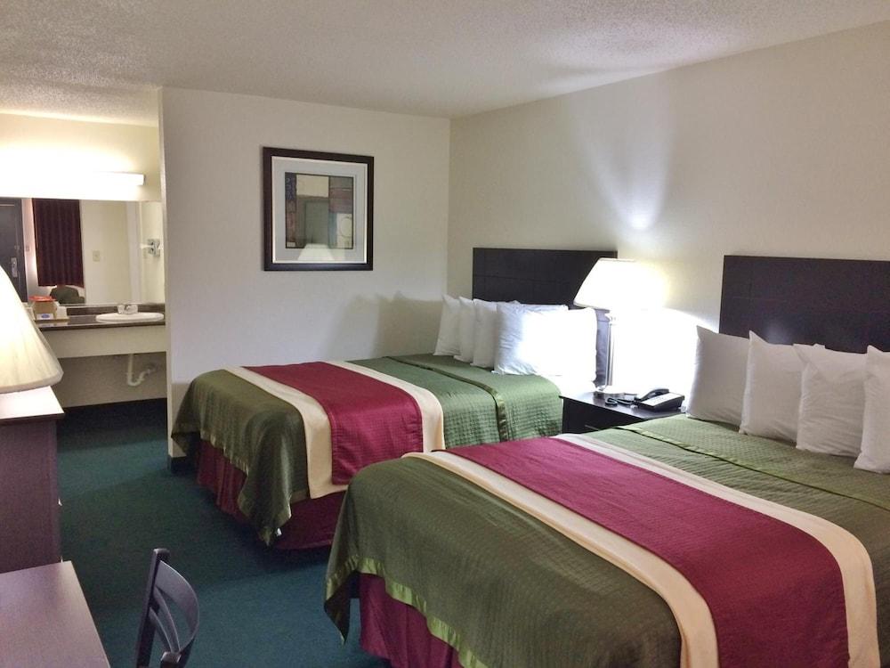 Travel Inn & Suites photo 8
