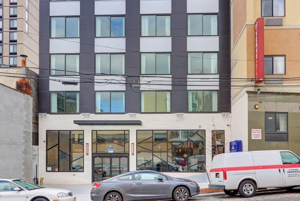 Microtel Inn by Wyndham Long Island City photo 39
