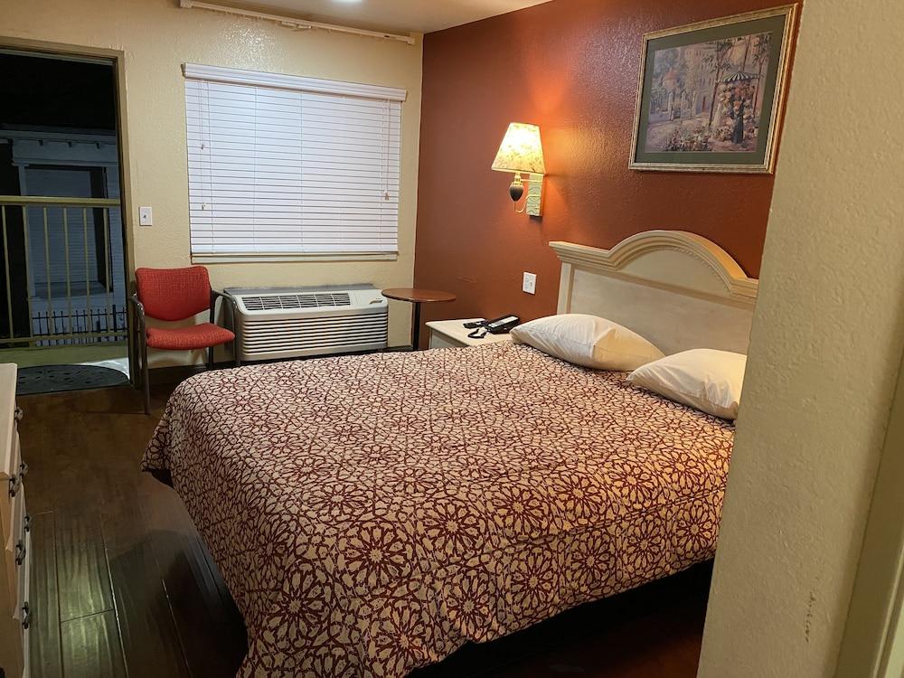 Bayview Motel photo 32