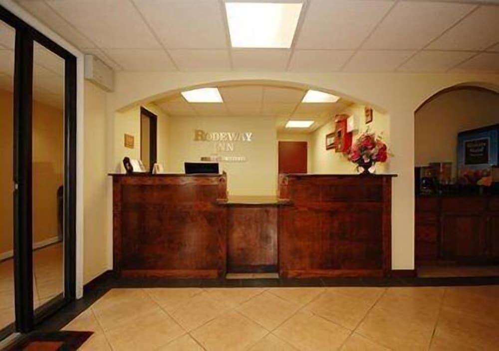 Country Hearth Inn & Suites photo 5