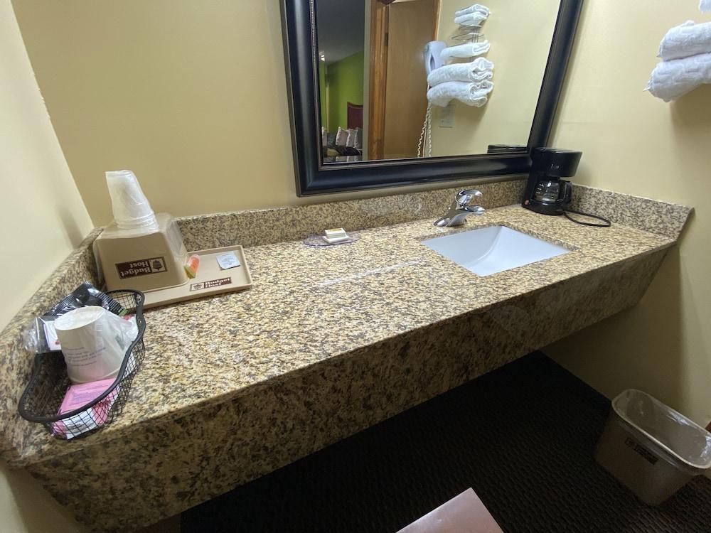 Rodeway Inn photo 34