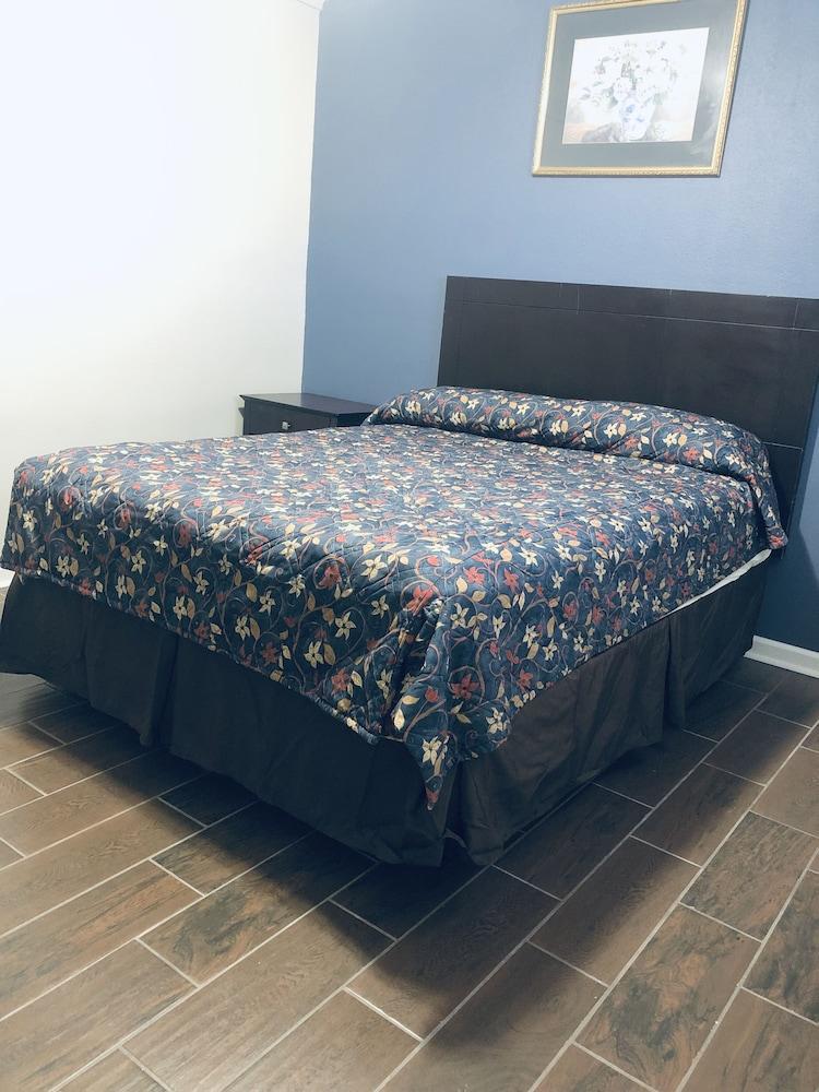Economy Inn photo 10