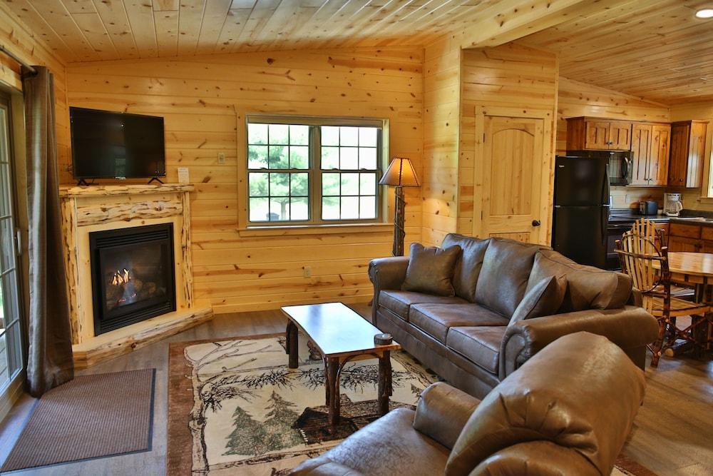 Cricket Hill Lodge & Cabins photo 46