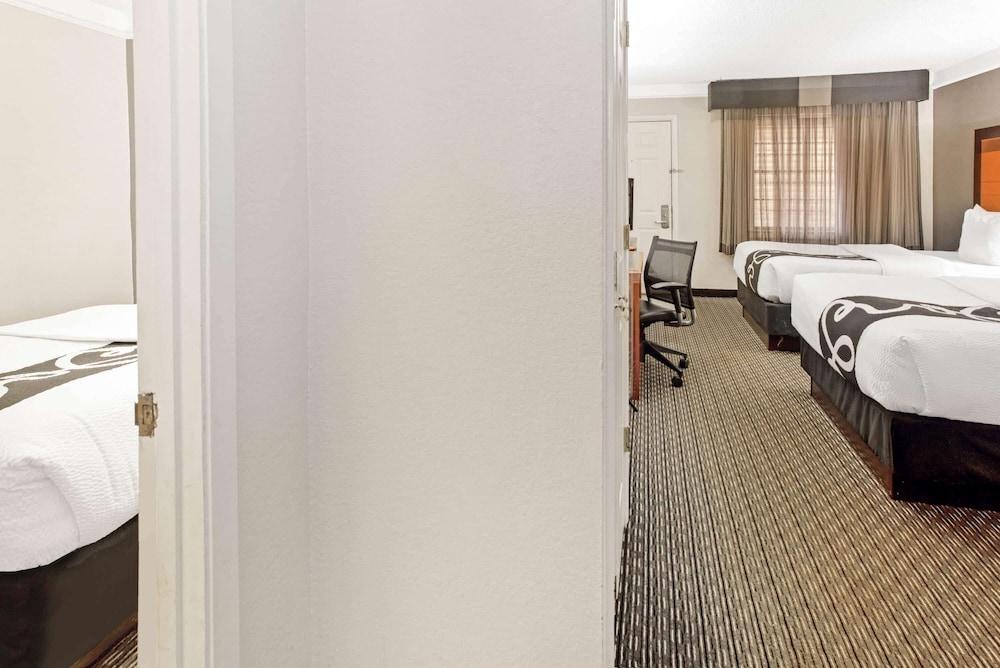 La Quinta Inn by Wyndham Wichita Falls photo 16