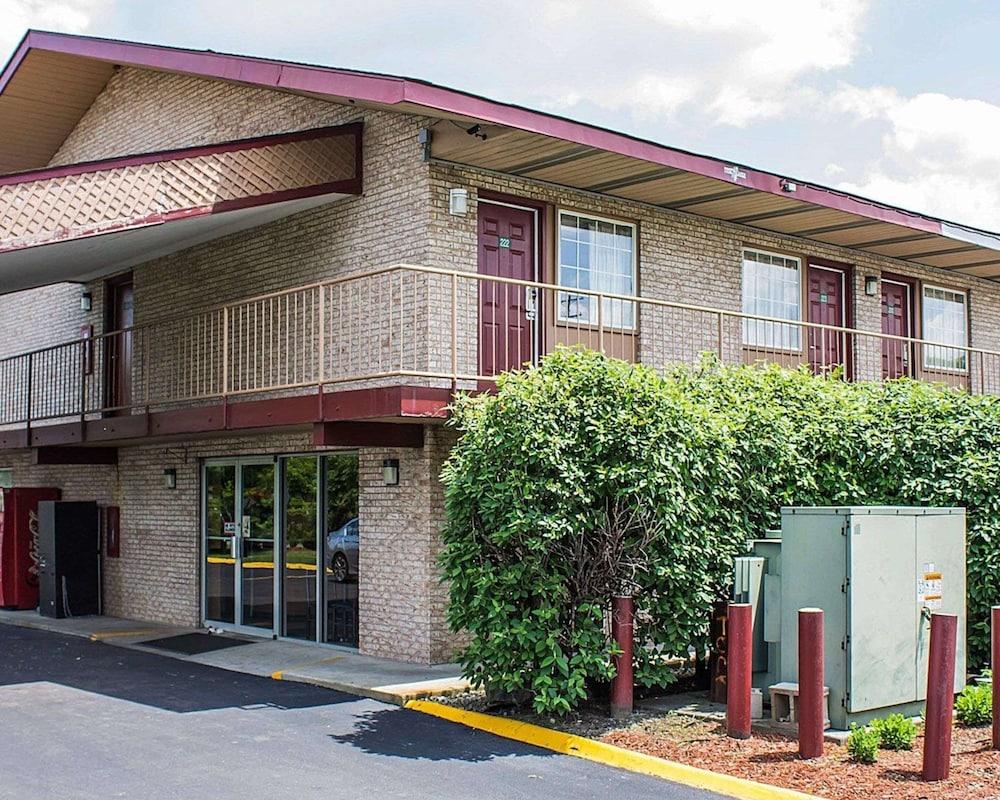 Econo Lodge Columbus West photo 29