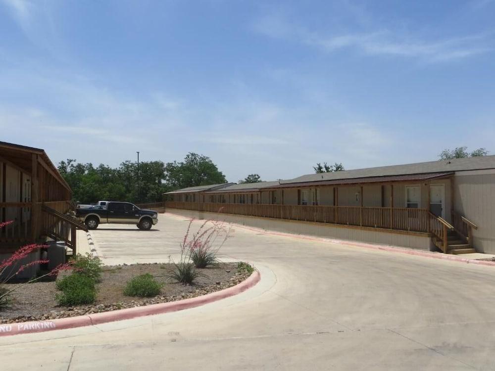 Shale Lodge photo 5