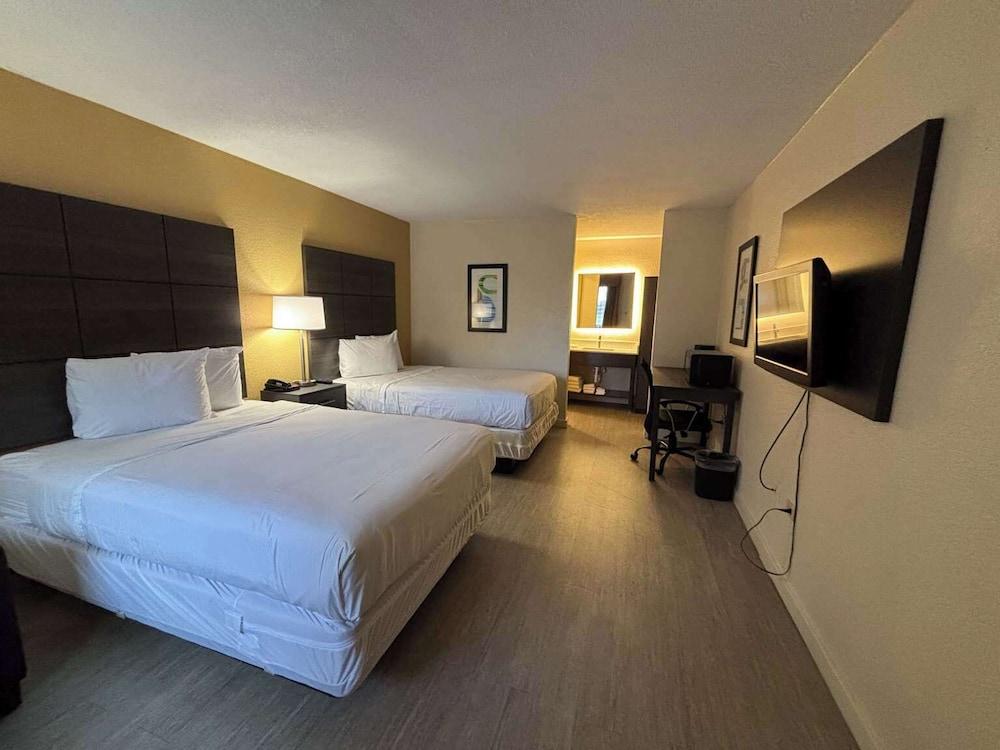 Studio 6 Suites Charlotte, NC - Northlake photo 9