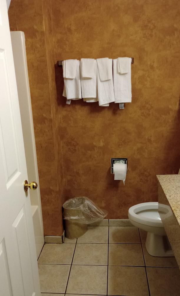 Quality Inn & Suites Somerset Downtown photo 17
