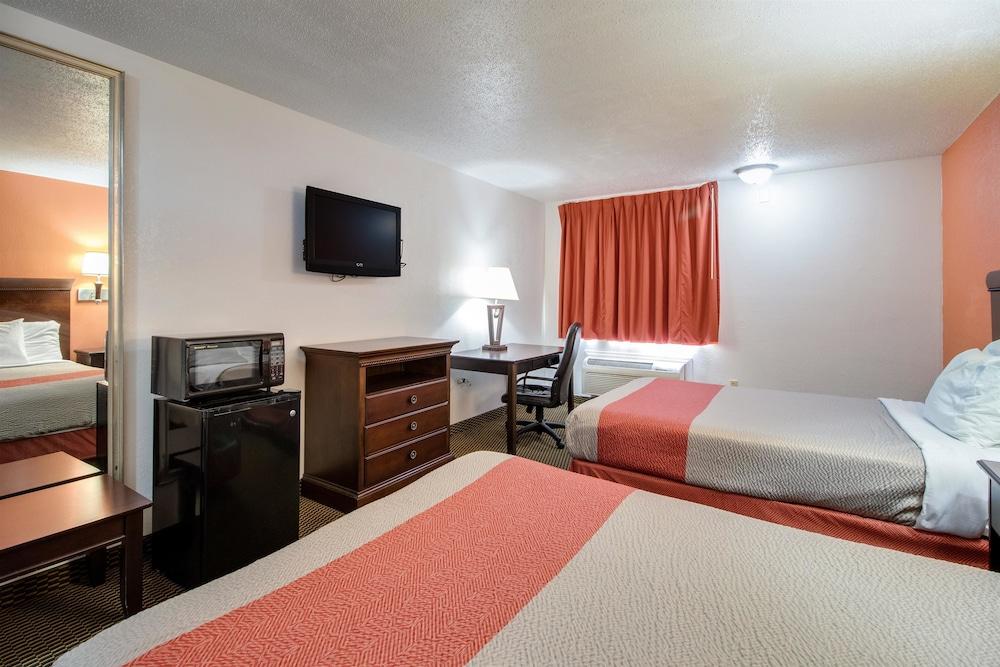 Motel 6 Marion, IL photo 11