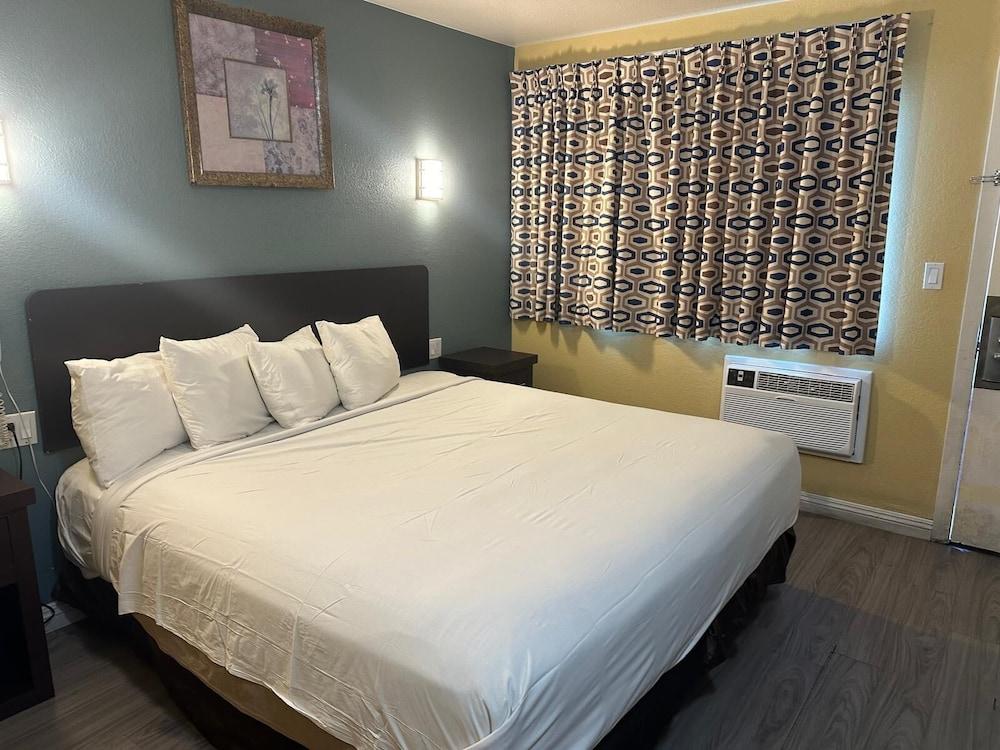 Hotel Avenida - Oceanside Camp Pendleton photo 34