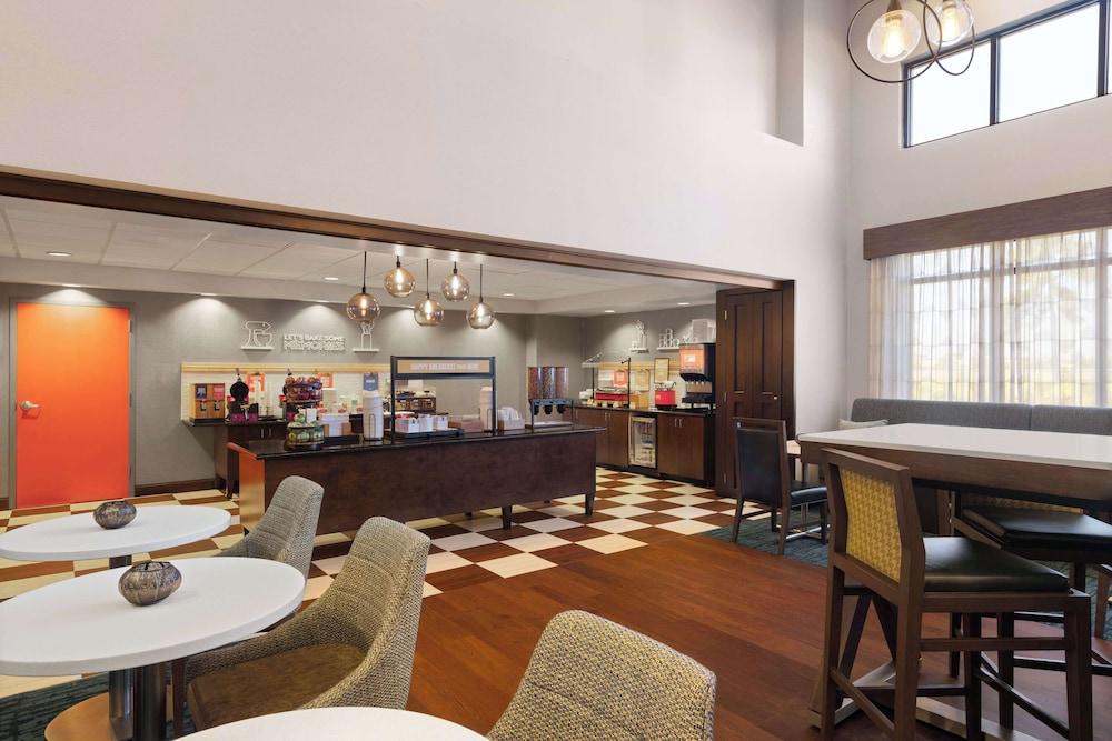 Hampton Inn & Suites Savannah-Airport photo 26