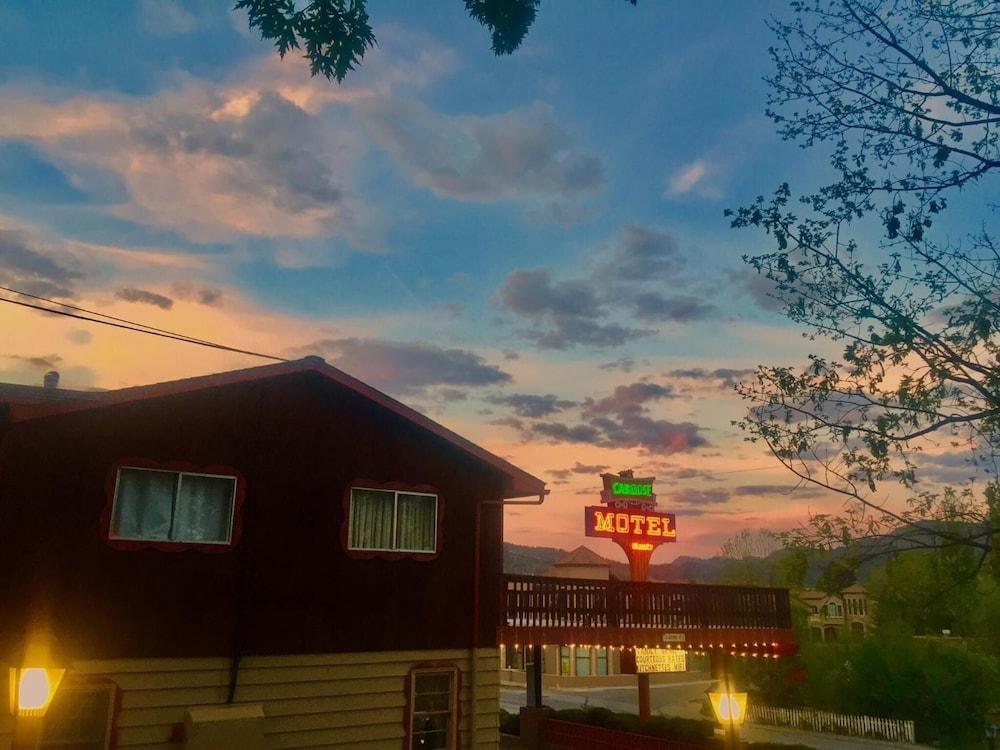 Caboose Motel photo 40