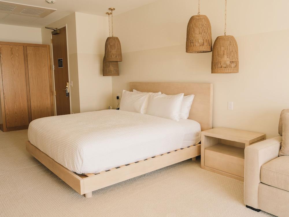 The Shoreline Hotel photo 17