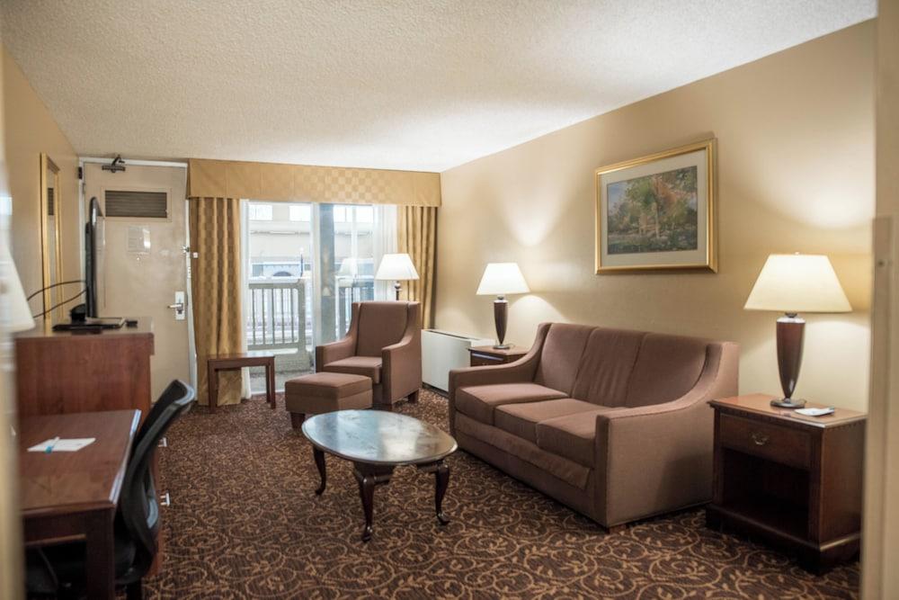 Grand Idaho Inn & Suites photo 11