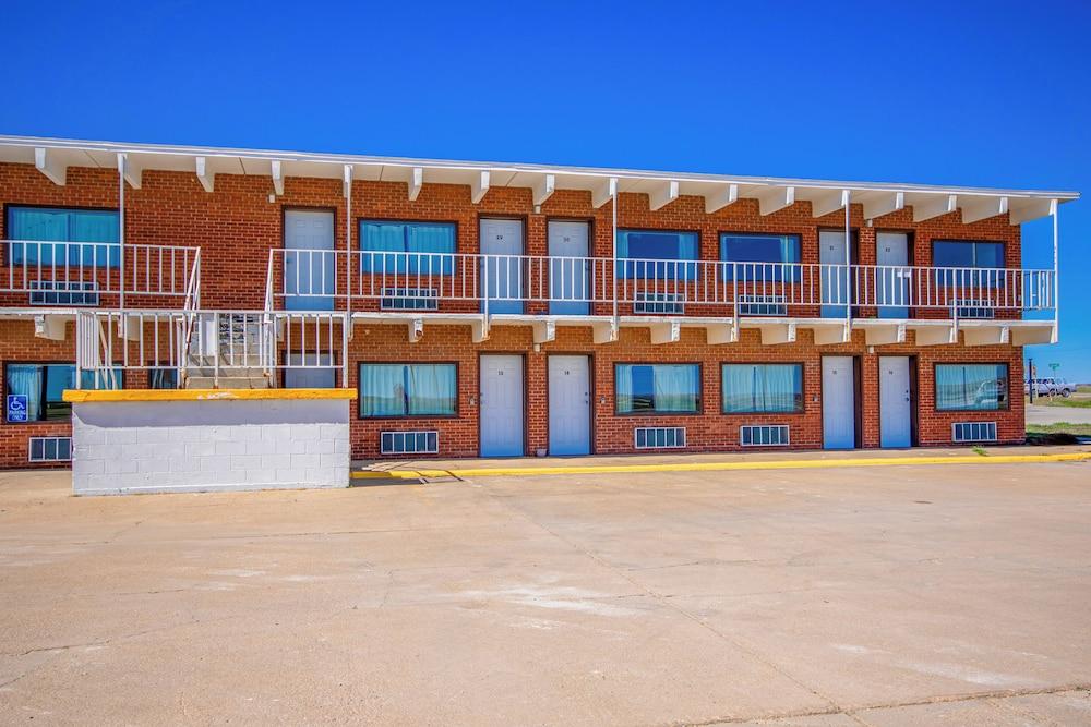 OYO Crossroads Inn photo 41