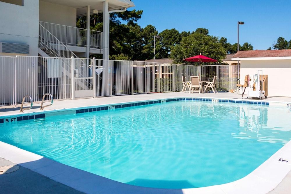 Motel 6 Longview, TX photo 22