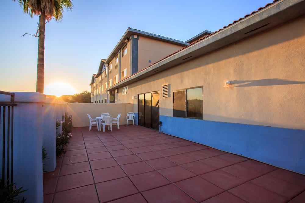 Vagabond Inn Executive - Green Valley photo 30
