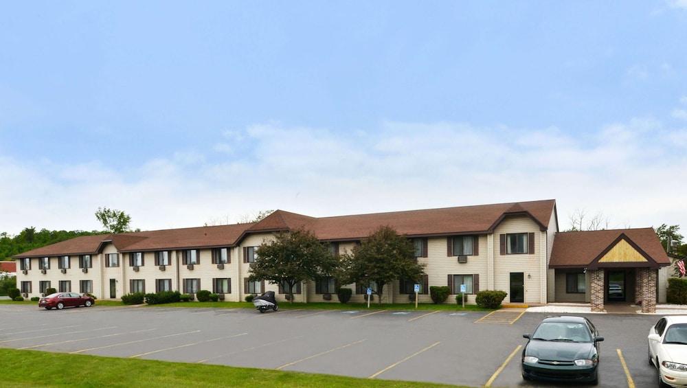 Magnuson Hotel Country Inn photo 50