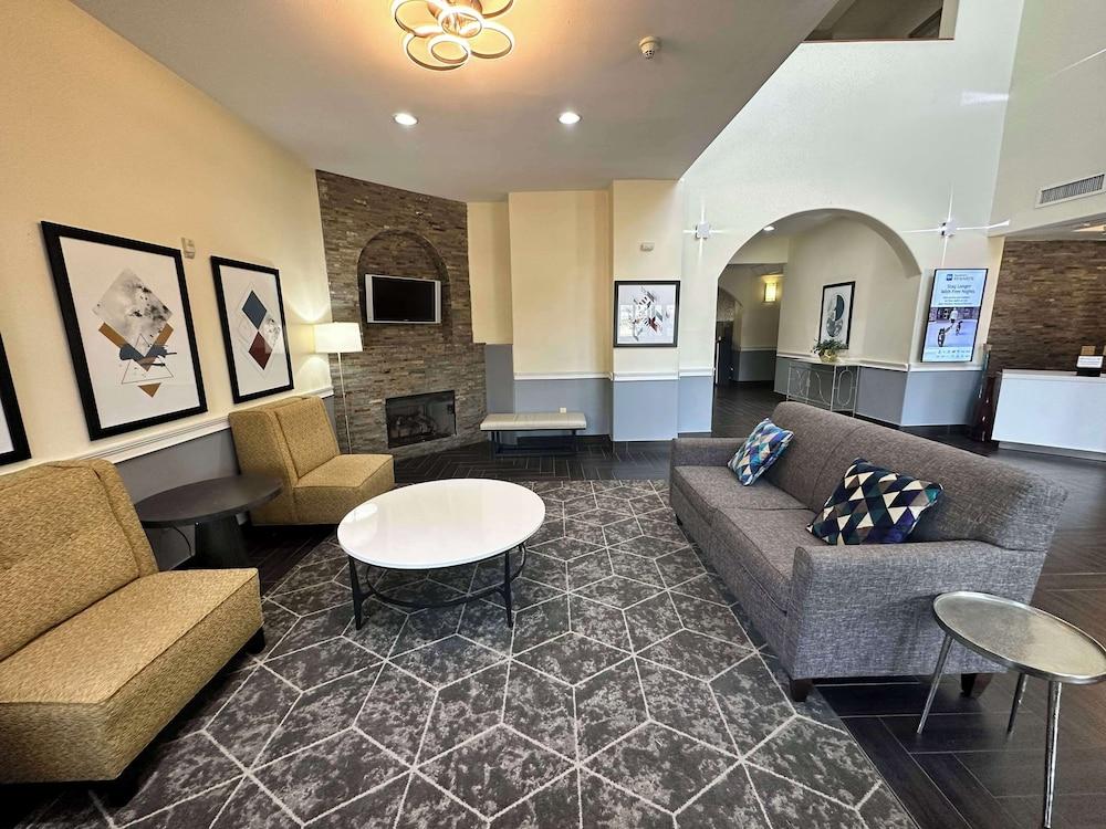 Best Western Plus Bass Hotel & Suites photo 2