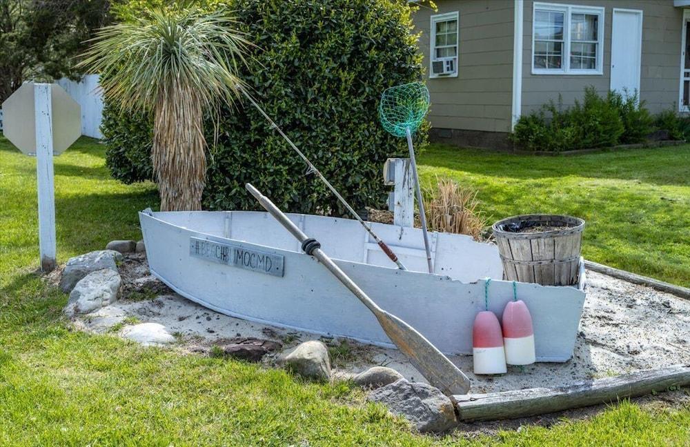 Beach Bum West-O Motel photo 36
