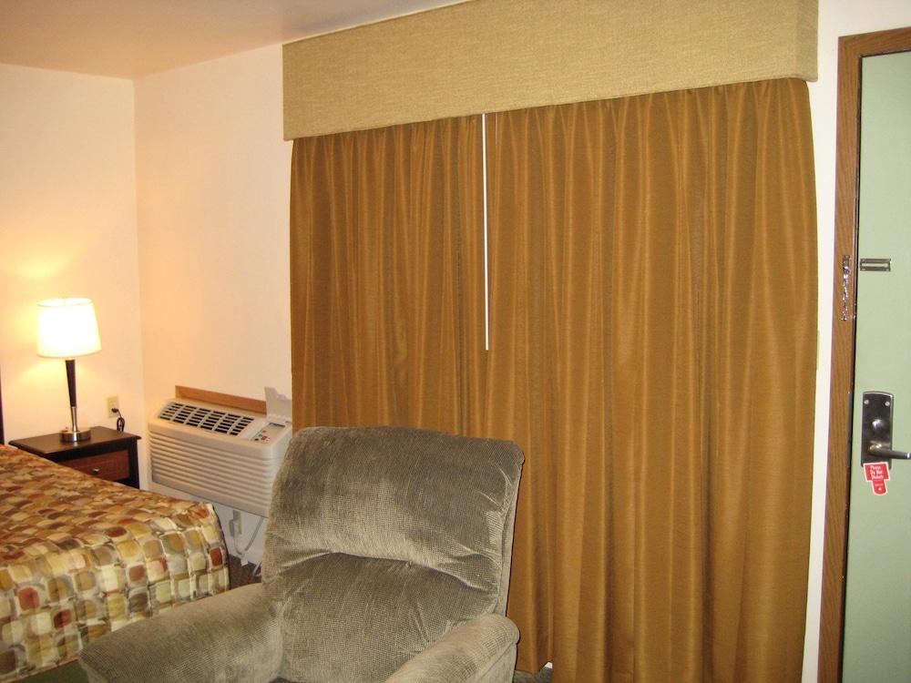 Trade Winds Motel photo 11
