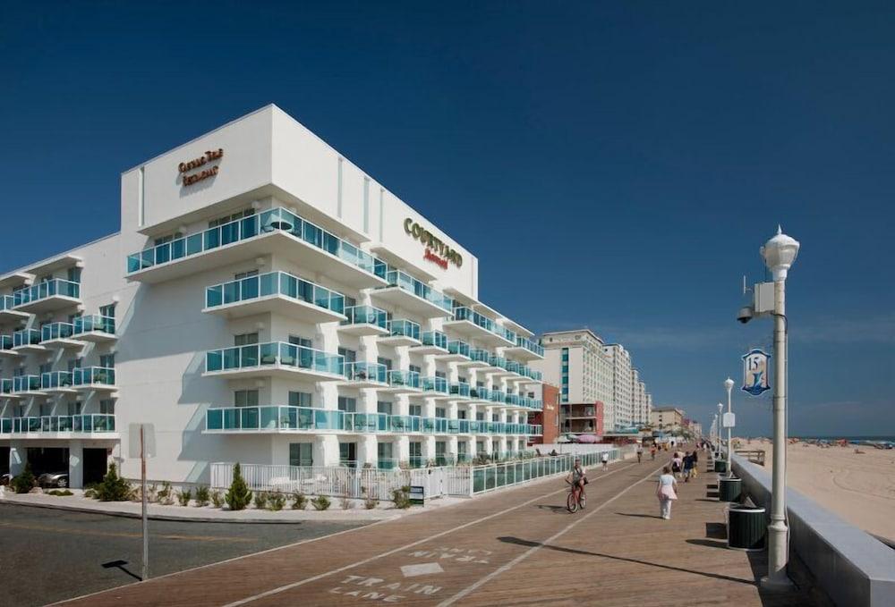Miramar Condominiums photo 1