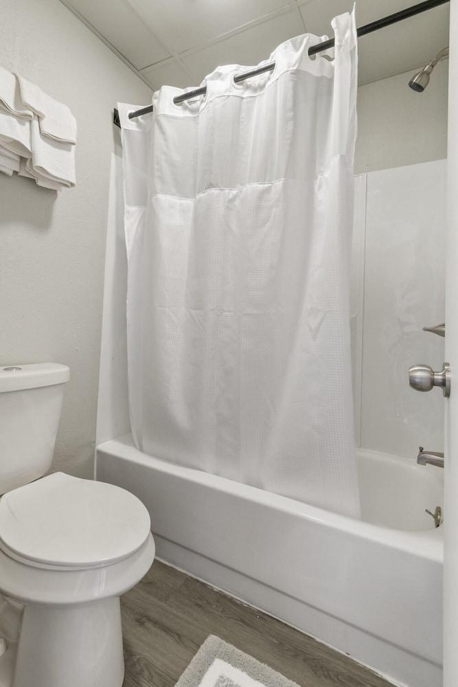 LTA Suites Brookside photo 25