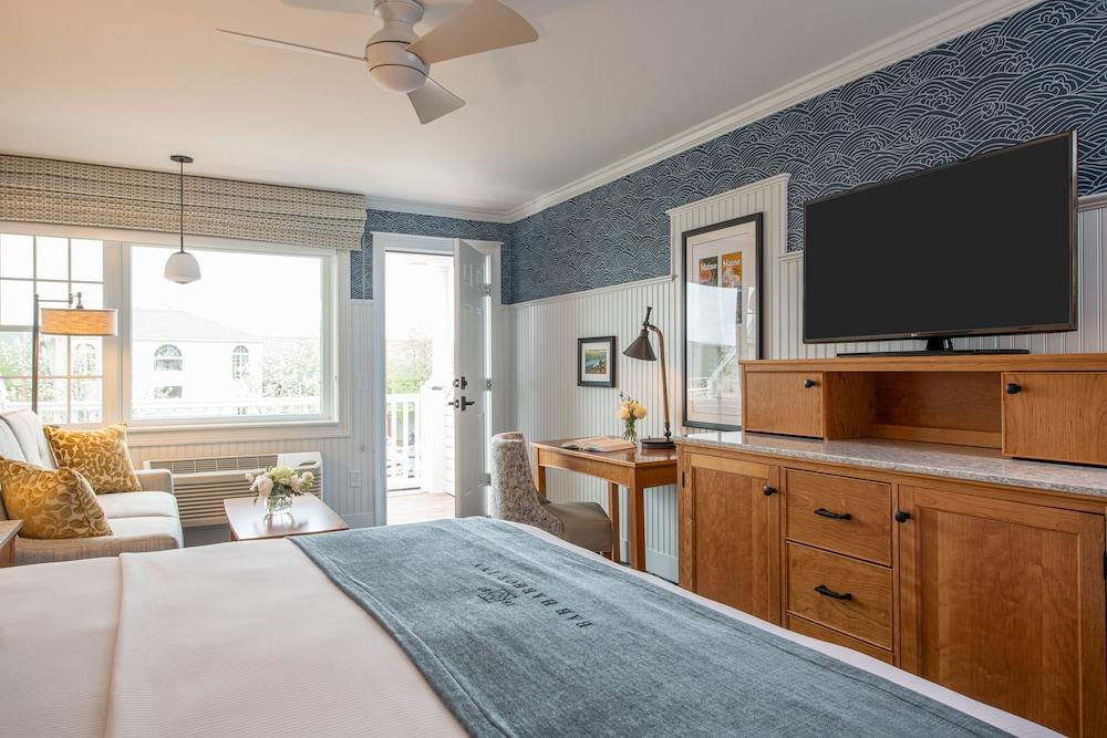 Bar Harbor Inn photo 17