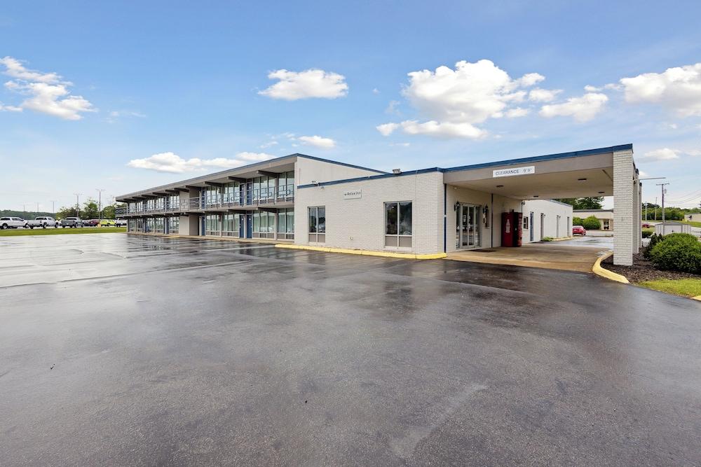 Relax inn by OYO Greeneville Near Hwy US-321 photo 16
