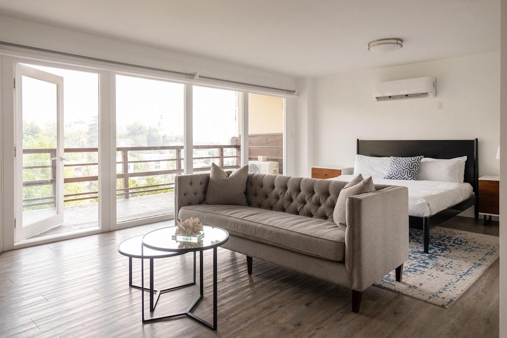 Hollywood Hills Hotel photo 2