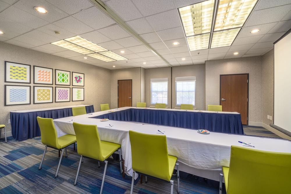 Holiday Inn Express Hotel & Suites Phoenix-Airport by IHG photo 15