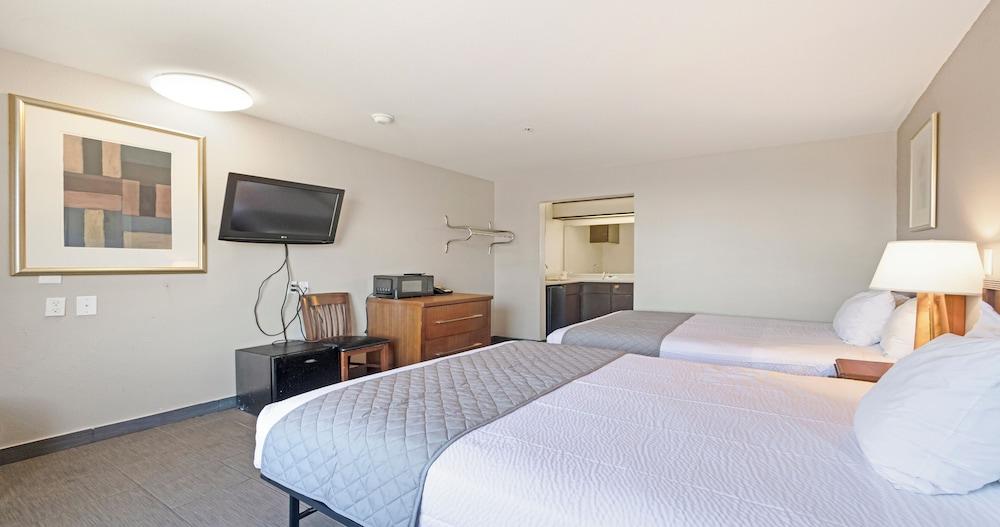 Budget Inn and Suites photo 12
