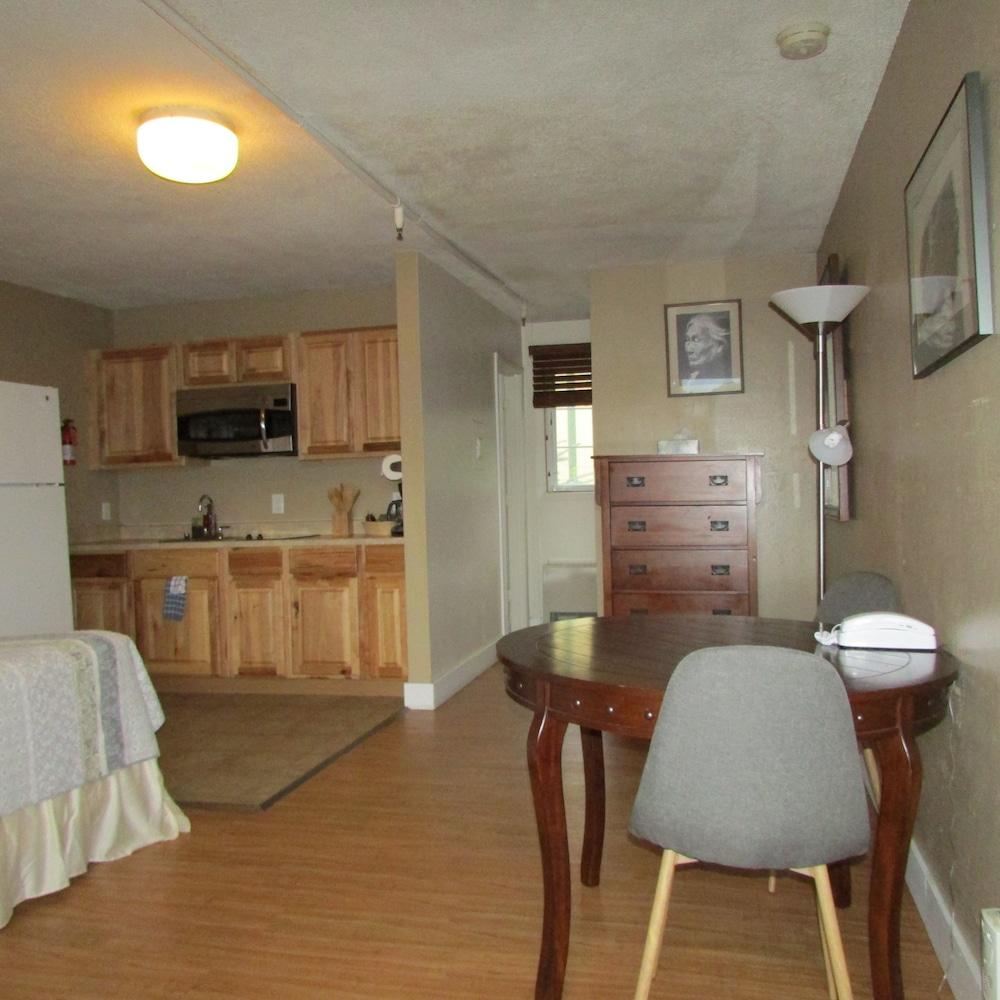 Creekwood Inn photo 16