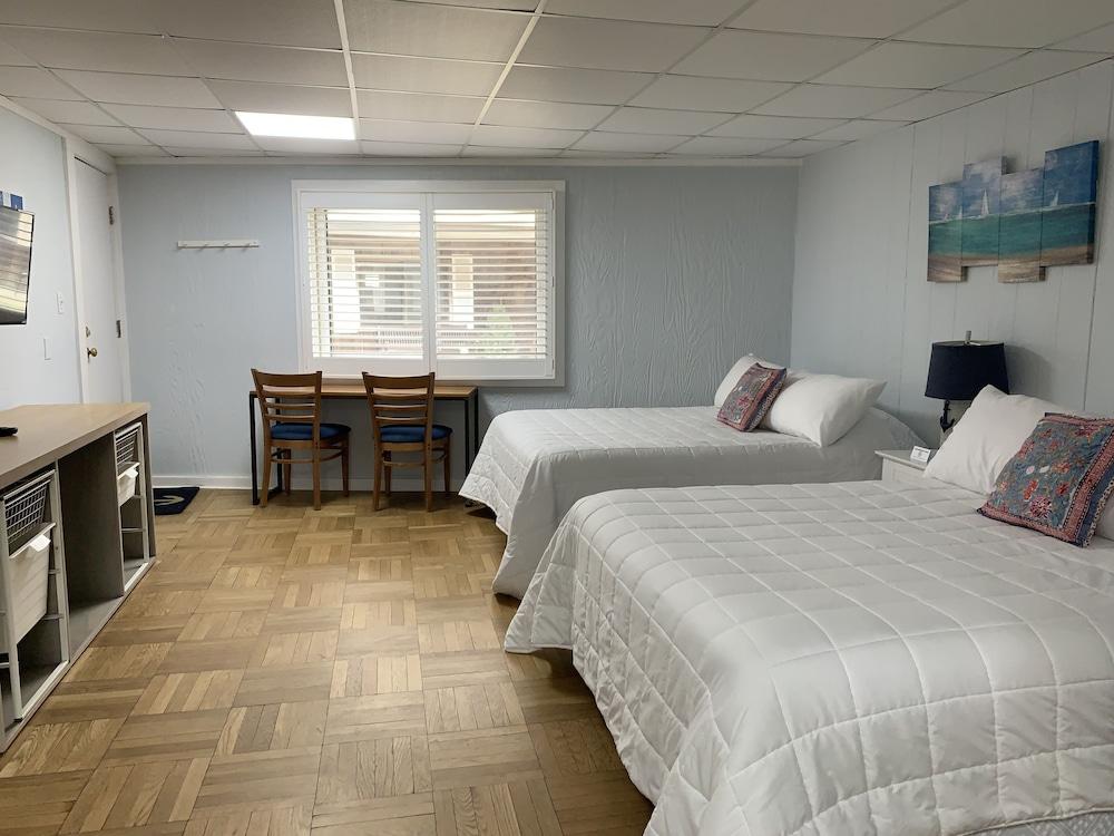 Vineyard Harbor Motel - Private Beach photo 85