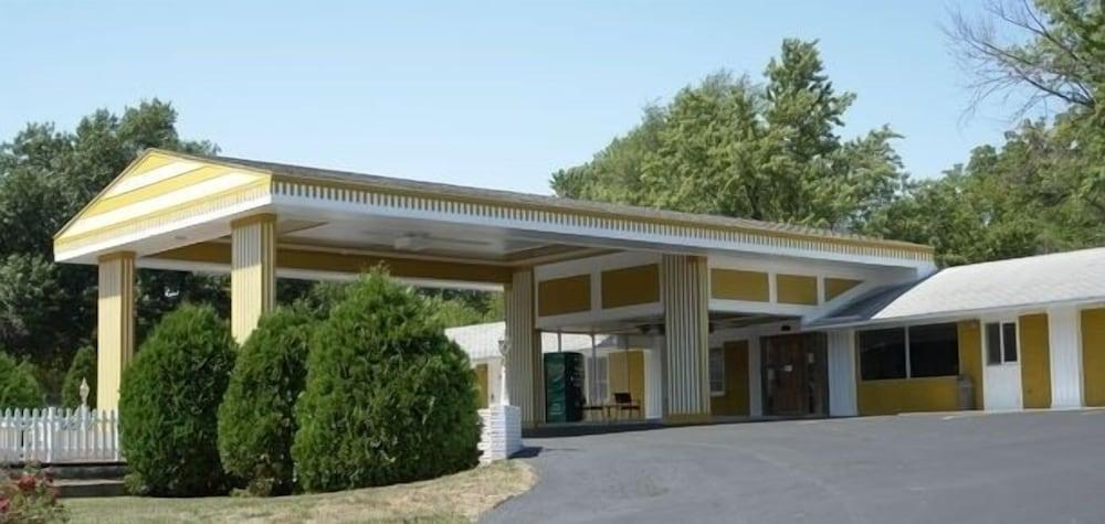 Econo Lodge Oskaloosa photo 42
