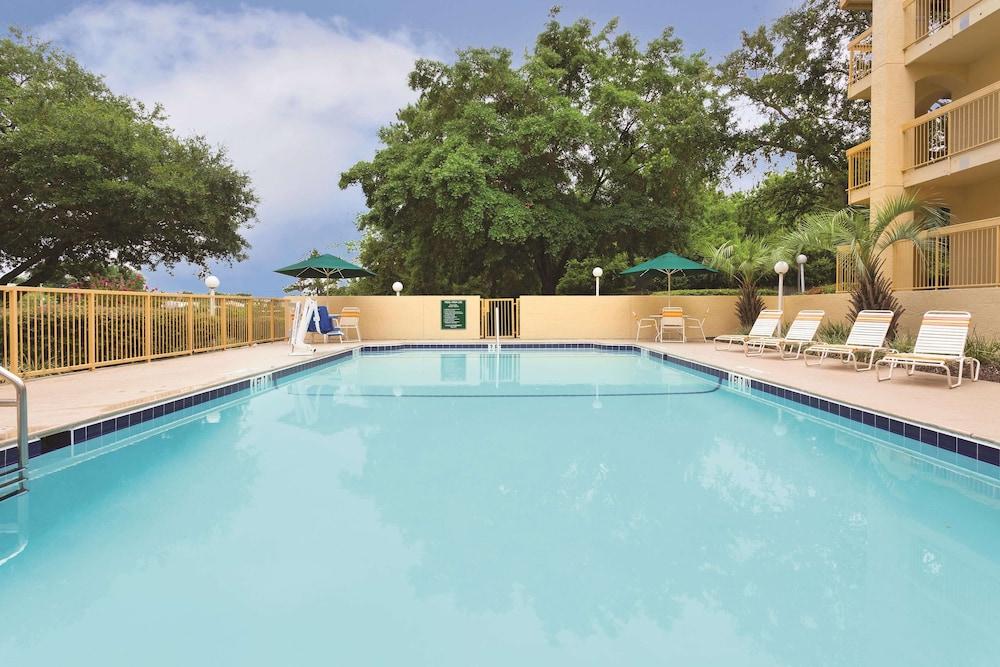 Days Inn by Wyndham Gainesville University I-75 photo 21