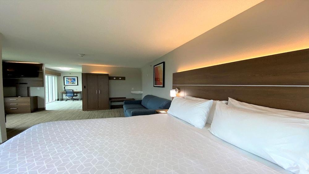 Holiday Inn Express & Suites Somerset Central by IHG photo 21