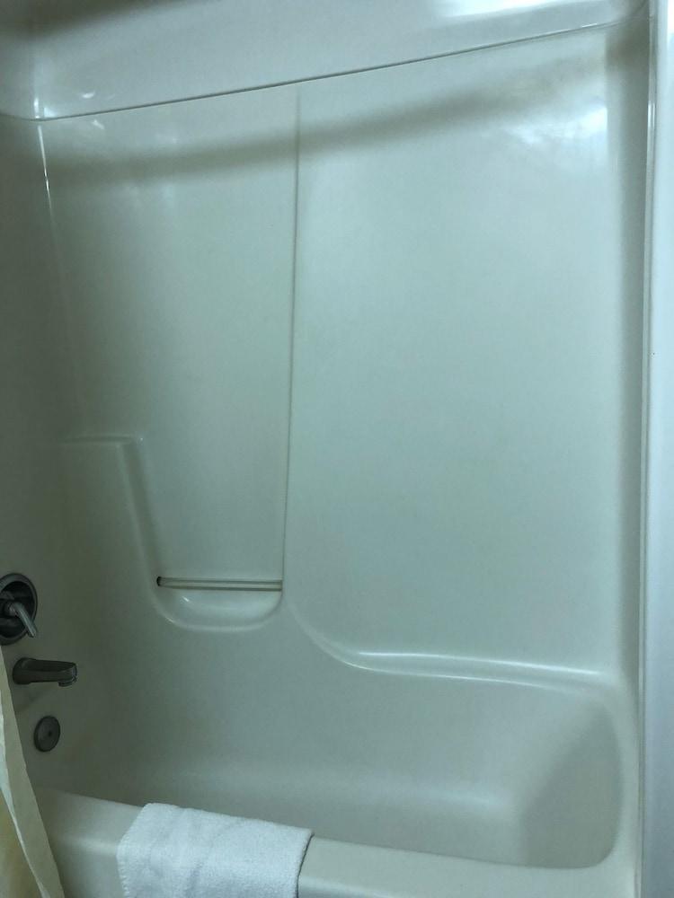 Econo Lodge Inn & Suites Warsaw photo 9