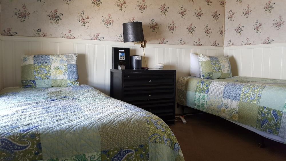 Hotel Charlotte photo 31