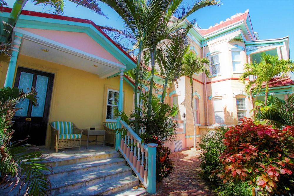 Southernmost House photo 76
