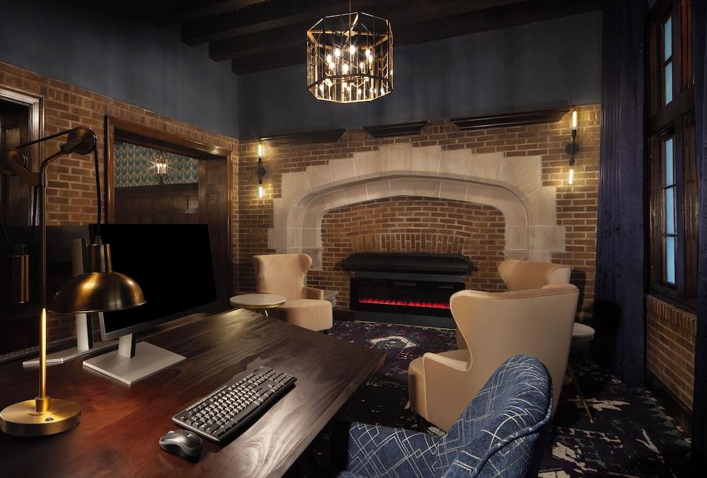 Hotel Royer Urbana Champaign, Tapestry Collection by Hilton photo 16