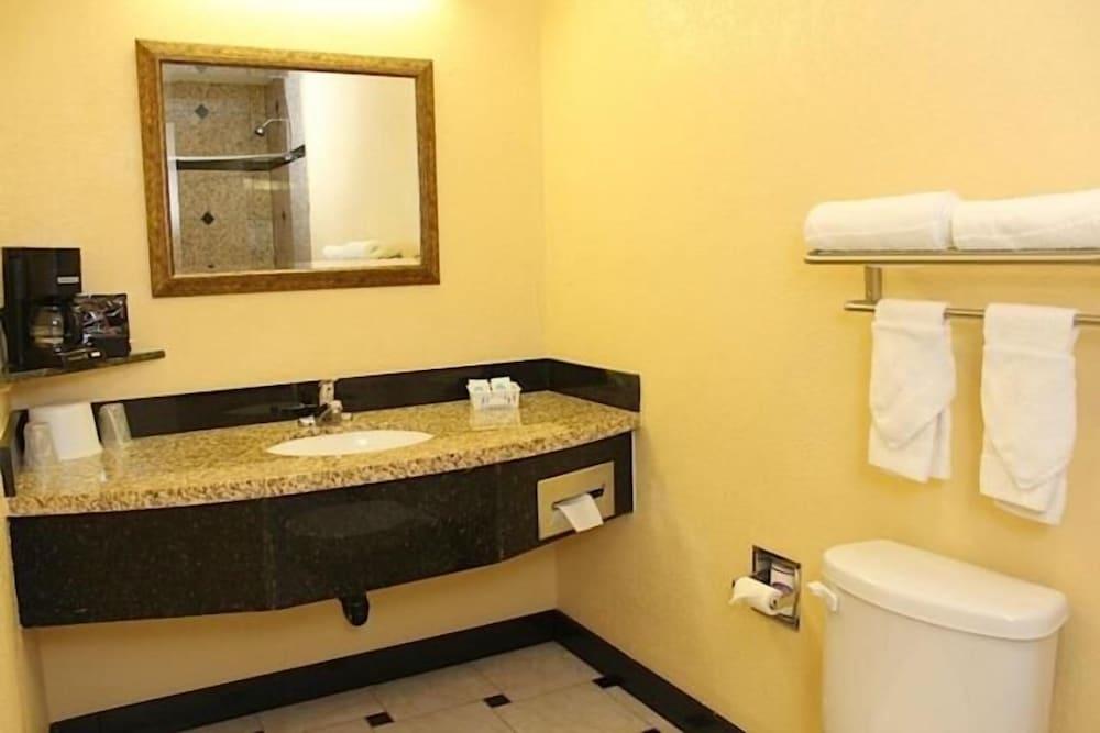 Western Village Inn photo 11