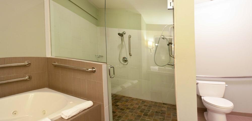 Hotel Indigo WACO - BAYLOR by IHG photo 48