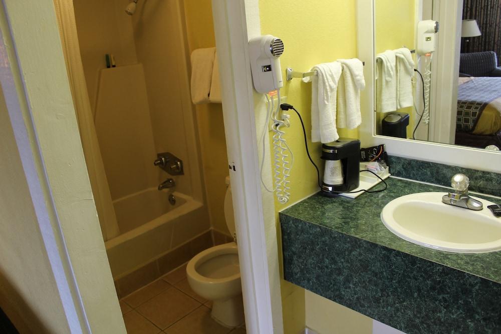 Americas Best Value Inn Conyer photo 31