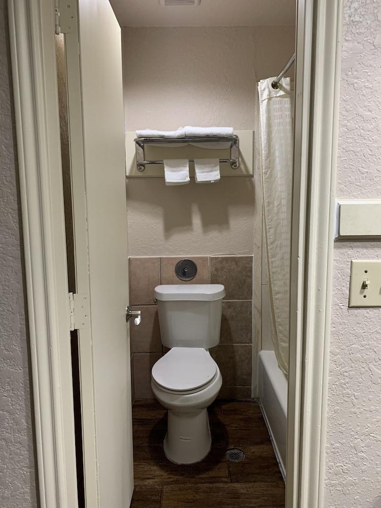 Luxury Inn and Suites photo 13