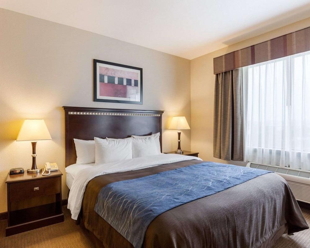 Comfort Inn & Suites Winnie photo 17